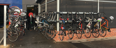 모든 카페에 자전거 이용자를 위한 자전거 주차 시설이 필요한 이유